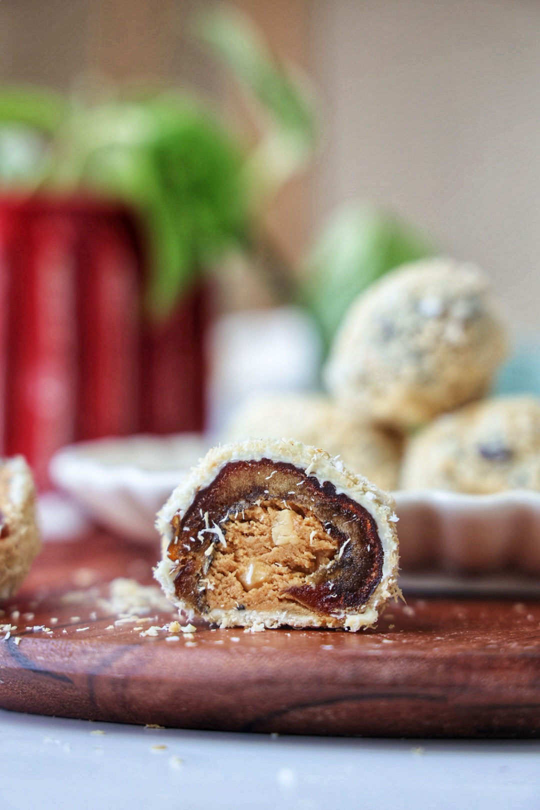 Simple recipe to make Ferrero Rocher and Ferrero Raffaello Chocolates at  home 