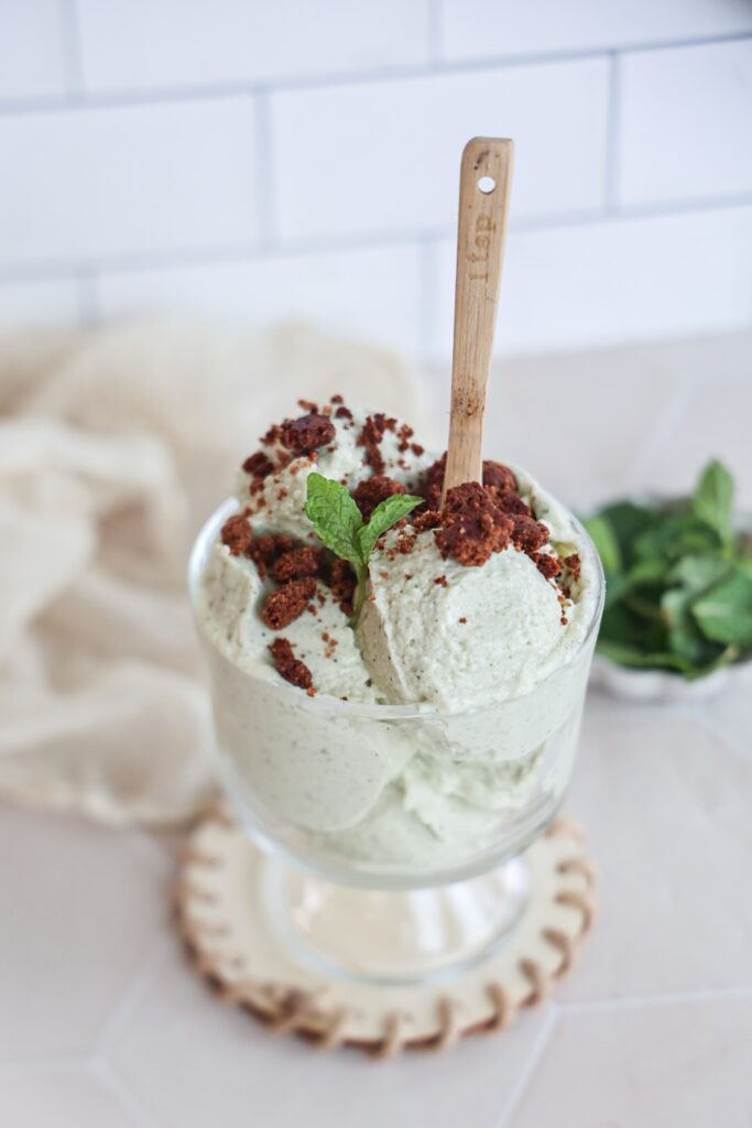 Mint chocolate ice cream with cookie crumble.