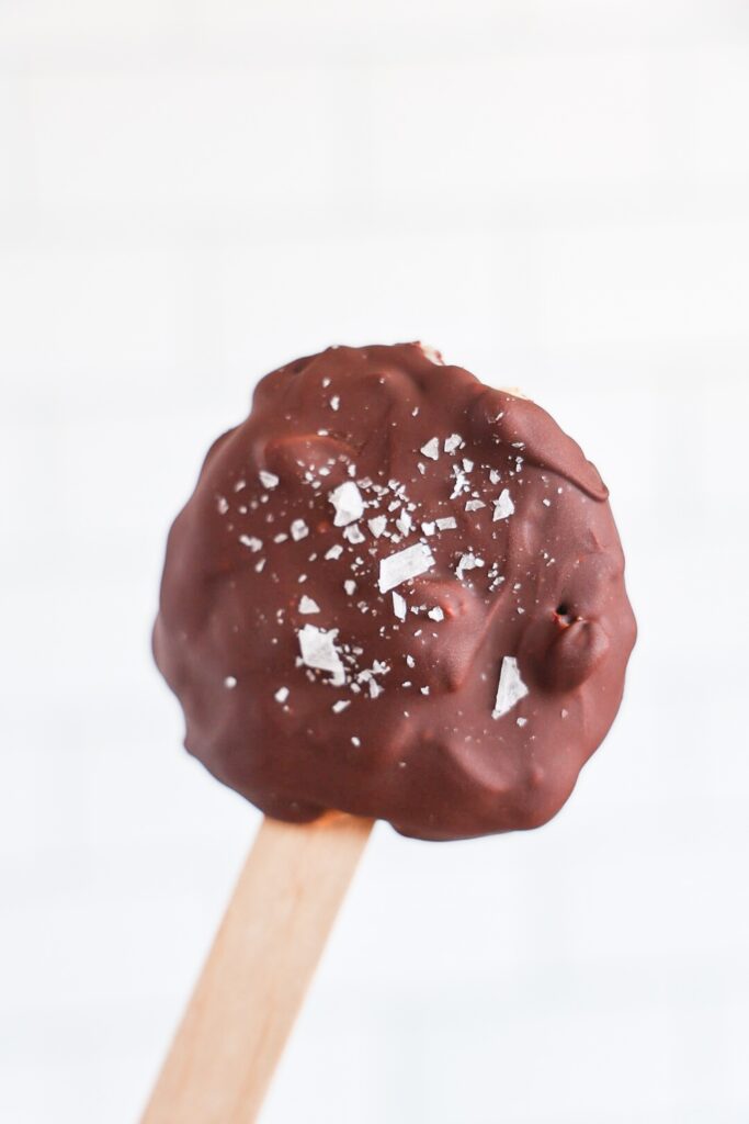 Healthy snickers frozen yogurt bars (dairy queen dilly bars)