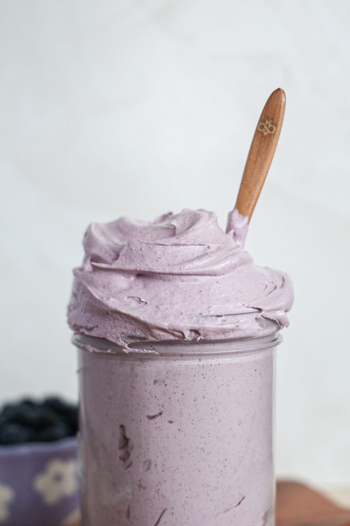 blueberry marshmallow fluff (no corn syrup, paleo)