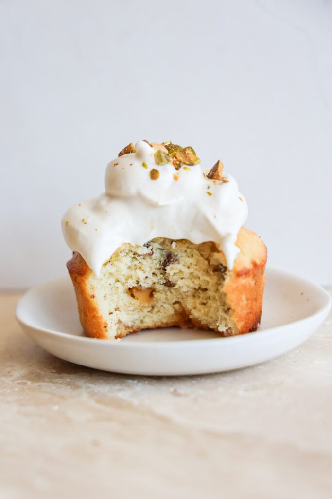 Cottage cheese Protein muffins with pistachios & white chocolate