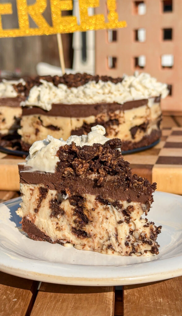 vegan cookies n' cream cheesecake no-bake, paleo, gluten-free, oreo