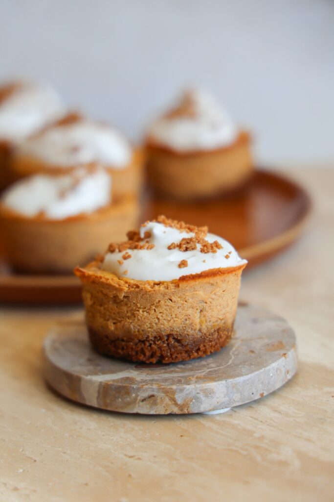 healthy pumpkin pie cups.