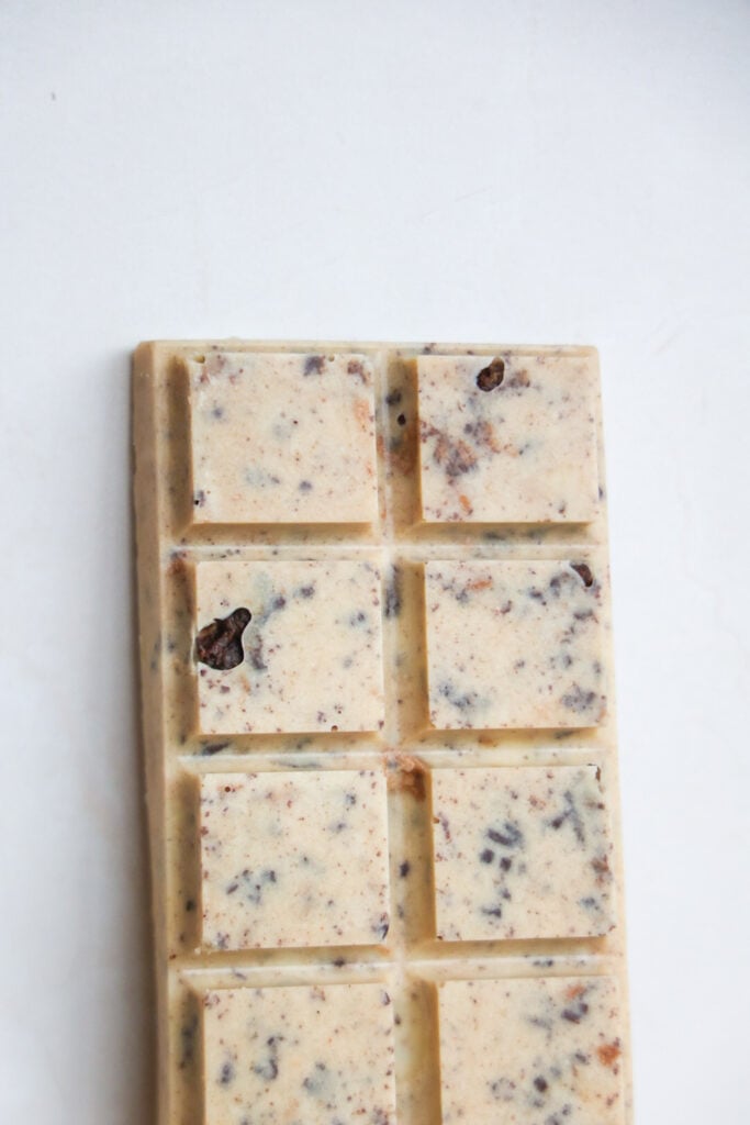 vegan, paleo white chocolate cookies n creme bars